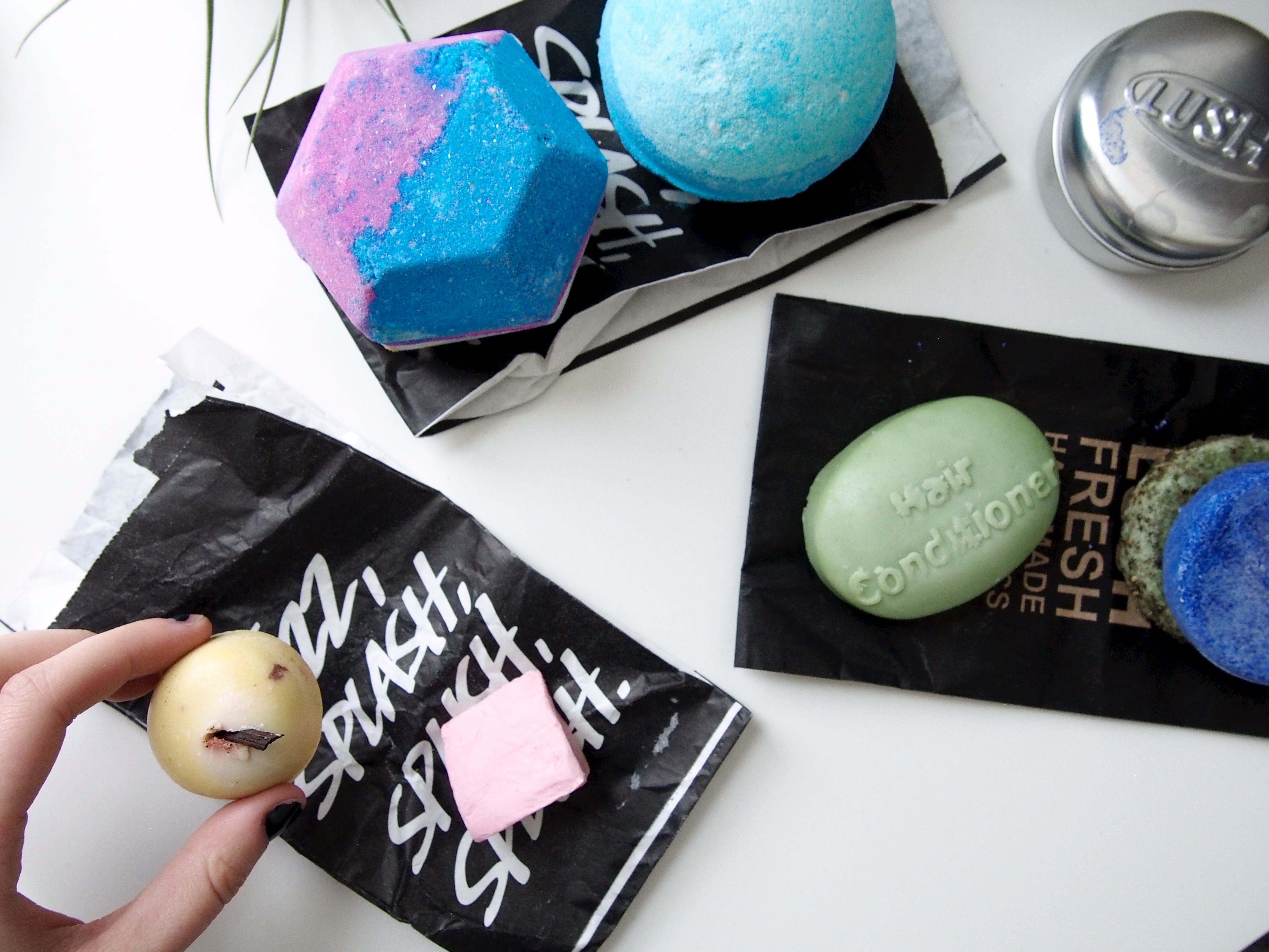 A Lush Haul - Floating Island Luxury Bath Oil