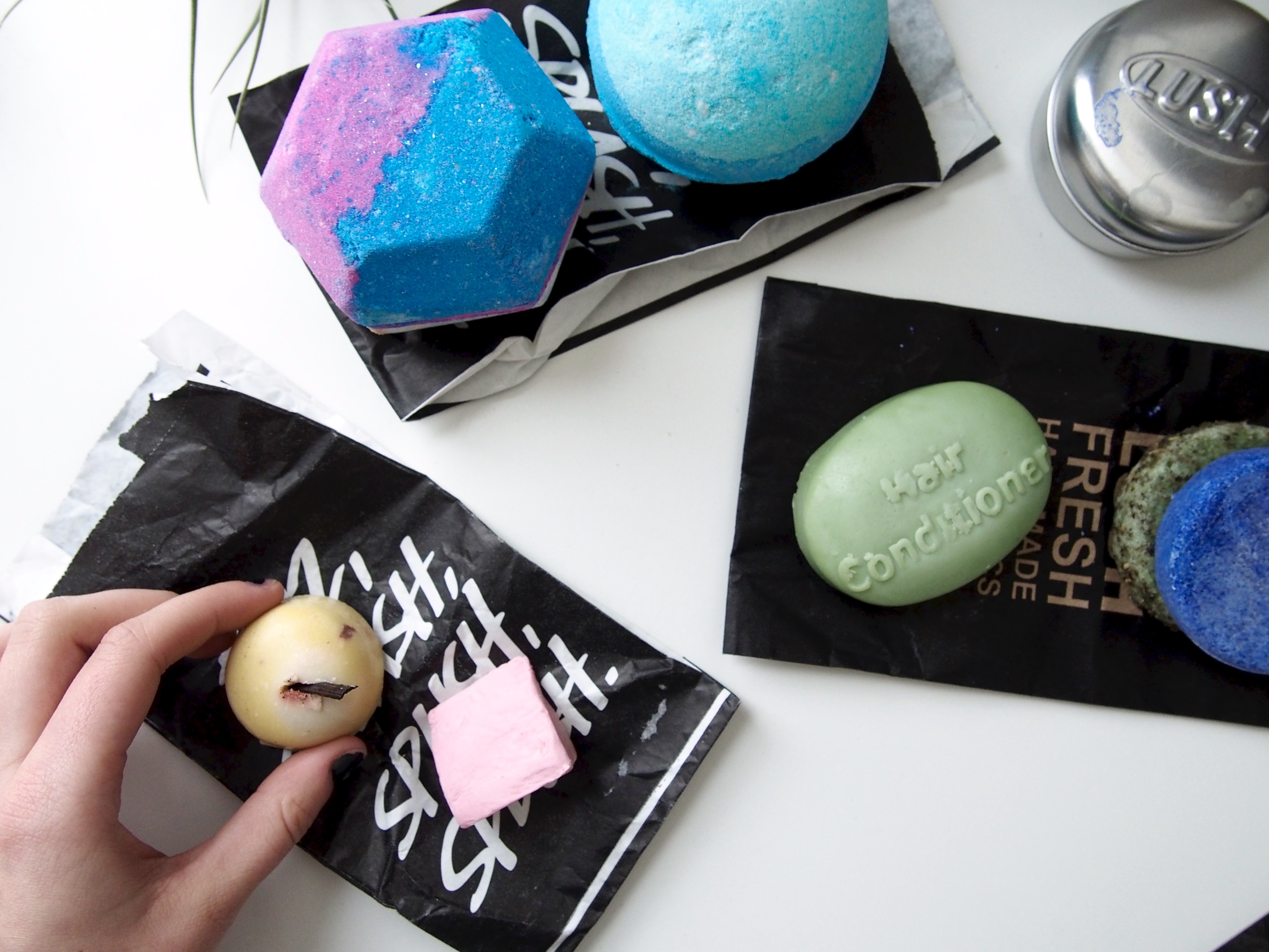 A Lush Haul - Floating Island Luxury Bath Oil